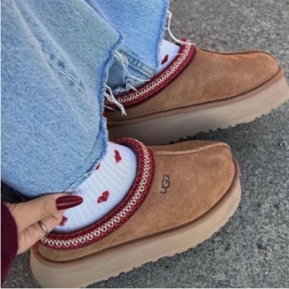 UGG Tazz Platform Slippers Chestnut